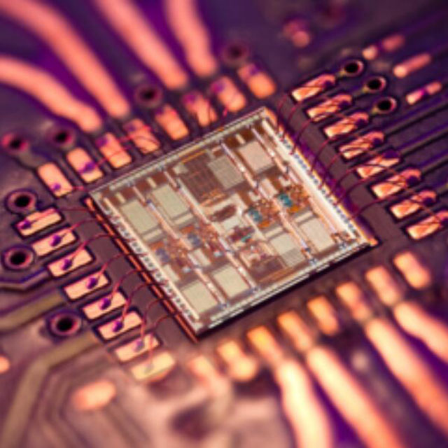 供應(yīng)，回收 [Broadcom] AFSI-R74C4SB 56Gb/s 4 通道線性 TIA（跨阻抗放大器）IC