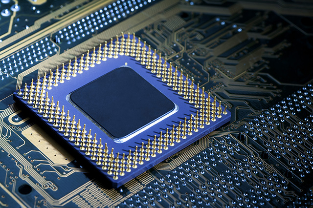 供應(yīng) Renesas 時(shí)鐘和定時(shí)：晶體振蕩器、抖動(dòng)衰減器、VersaClock 可編程時(shí)鐘